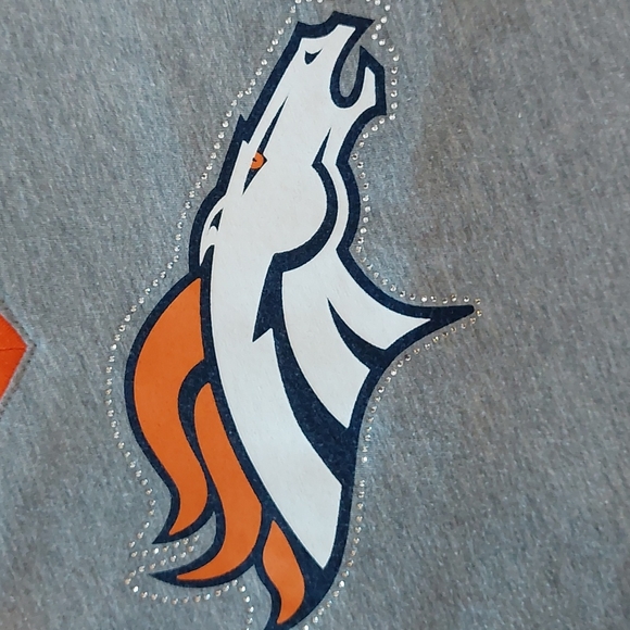 Hands High Denver Bronco Tee - Picture 3 of 13
